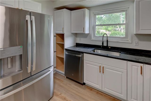 5733 N Drury Avenue, Kansas City, MO 64119