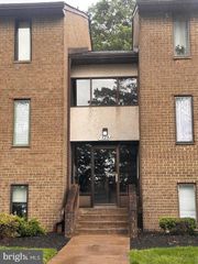 525 FLORIDA AVE #202, Herndon, VA 20170