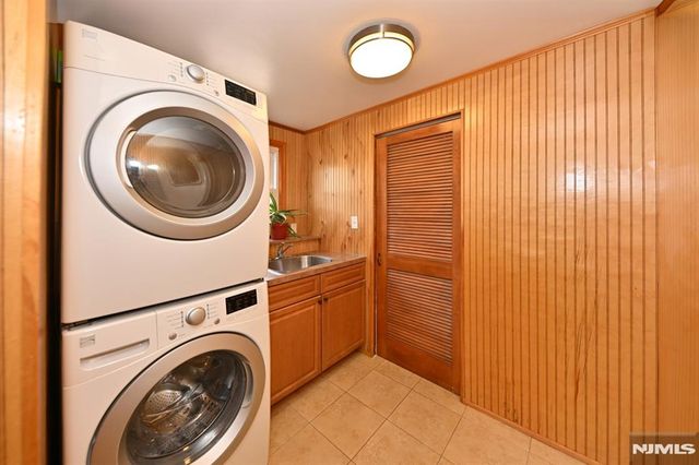 216 Mehrhof Road, Little Ferry, NJ 07643