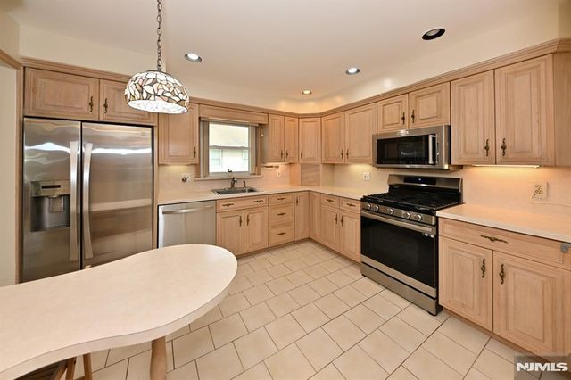 216 Mehrhof Road, Little Ferry, NJ 07643