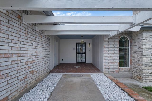109 Briarwood Lane, Kerrville, TX 78028