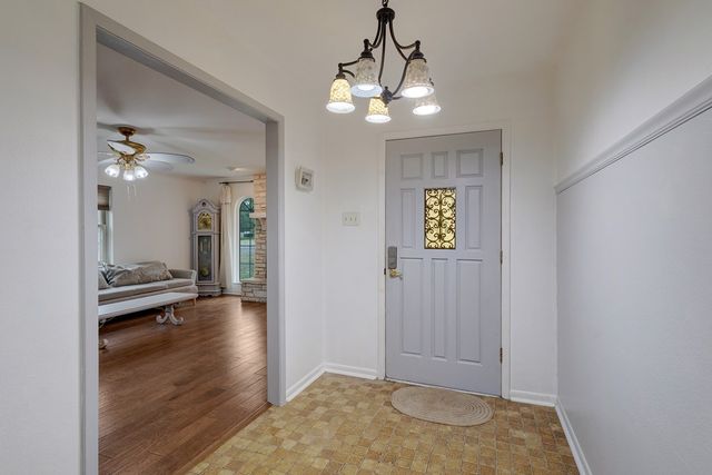 109 Briarwood Lane, Kerrville, TX 78028