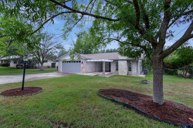 109 Briarwood Lane, Kerrville, TX 78028