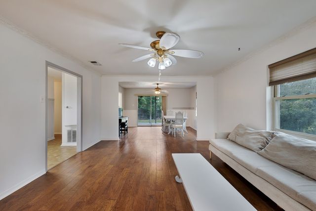 109 Briarwood Lane, Kerrville, TX 78028