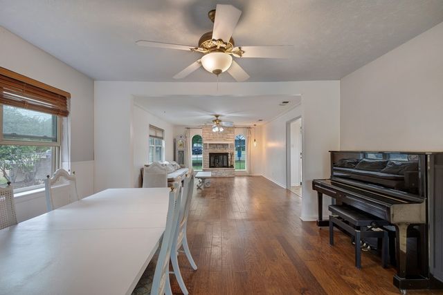 109 Briarwood Lane, Kerrville, TX 78028