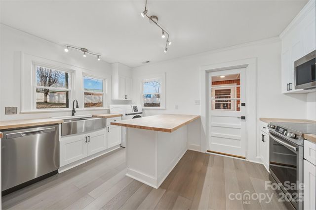 2048 Quiet Lane, Hickory, NC 28602