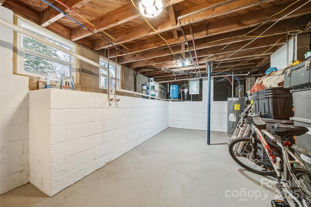 2048 Quiet Lane, Hickory, NC 28602