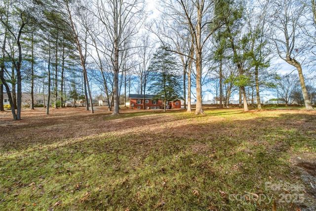 2048 Quiet Lane, Hickory, NC 28602