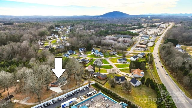 2048 Quiet Lane, Hickory, NC 28602