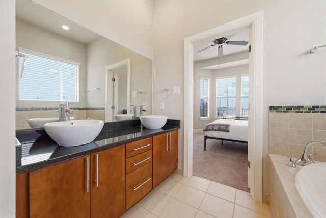 2110 Shearn Street 16, Houston, TX 77007