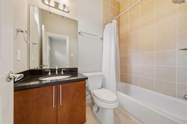 2110 Shearn Street 16, Houston, TX 77007