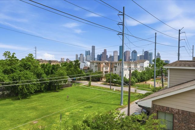 2110 Shearn Street 16, Houston, TX 77007