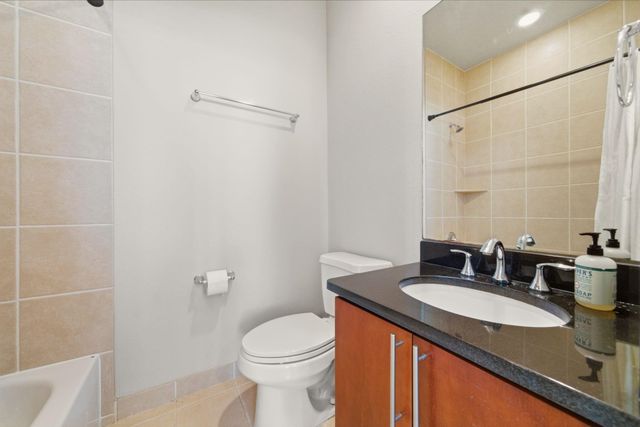 2110 Shearn Street 16, Houston, TX 77007