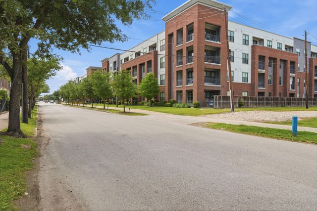 2110 Shearn Street 16, Houston, TX 77007