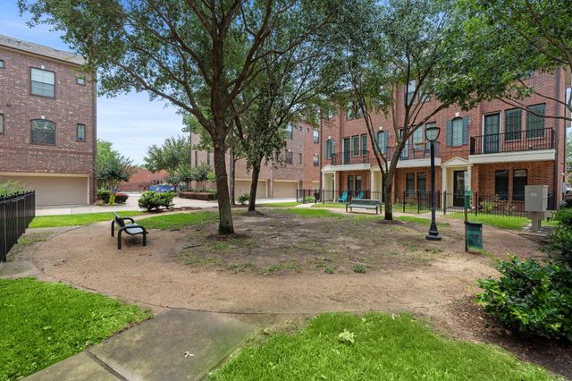 2110 Shearn Street 16, Houston, TX 77007