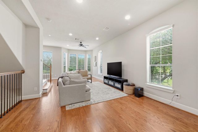 2110 Shearn Street 16, Houston, TX 77007