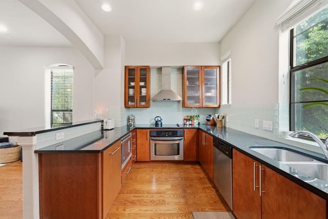 2110 Shearn Street 16, Houston, TX 77007
