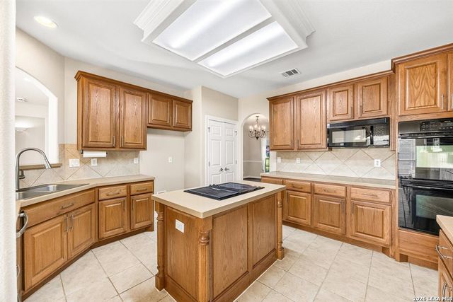 18447 Rogers Pike, San Antonio, TX 78258