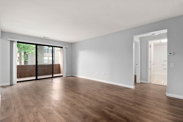 64 Shrewsbury Green Dr E, Shrewsbury, MA 01545