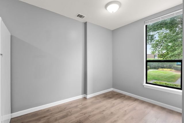 64 Shrewsbury Green Dr E, Shrewsbury, MA 01545
