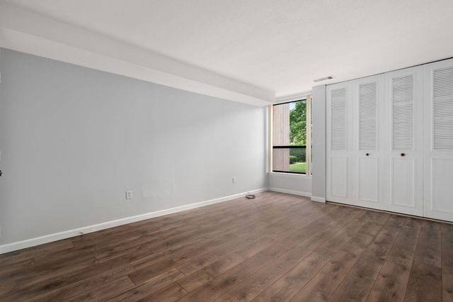 64 Shrewsbury Green Dr E, Shrewsbury, MA 01545