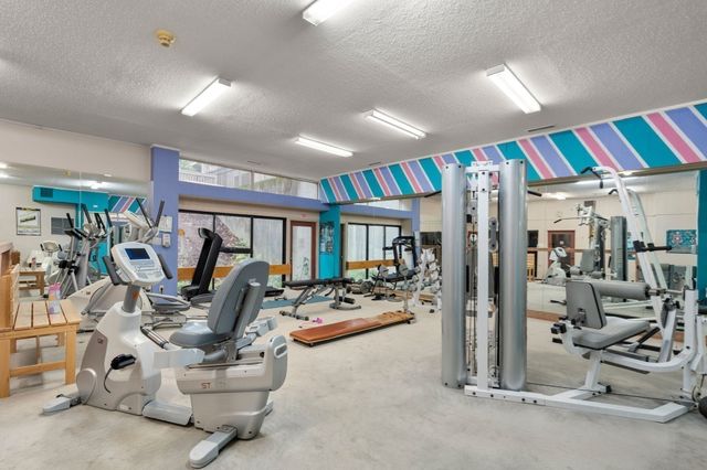 64 Shrewsbury Green Dr E, Shrewsbury, MA 01545