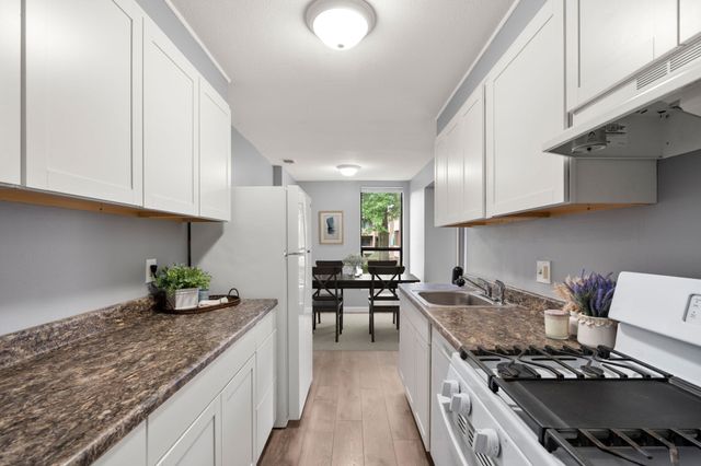 64 Shrewsbury Green Dr E, Shrewsbury, MA 01545