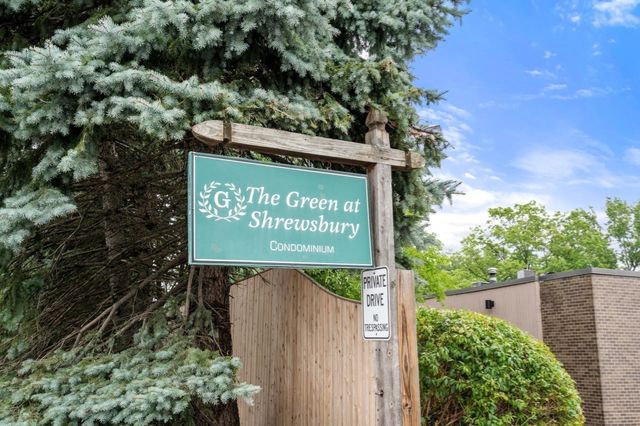 64 Shrewsbury Green Dr E, Shrewsbury, MA 01545
