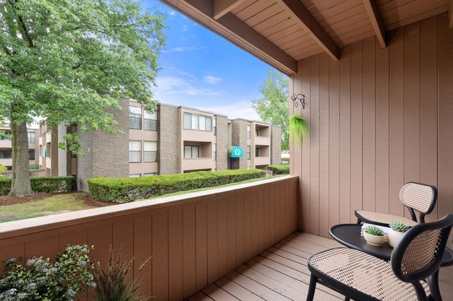 64 Shrewsbury Green Dr E, Shrewsbury, MA 01545