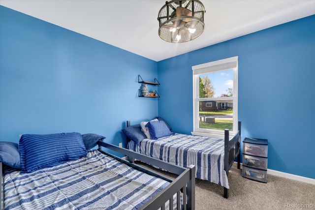61350 Creekview Drive, South Lyon, MI 48178