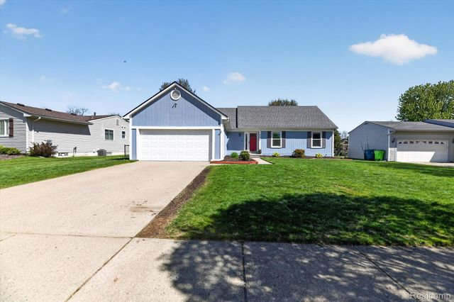 61350 Creekview Drive, South Lyon, MI 48178