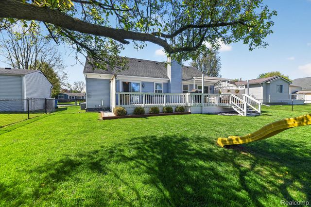 61350 Creekview Drive, South Lyon, MI 48178