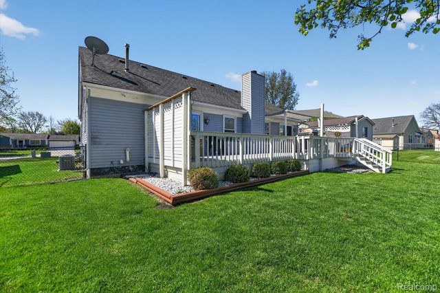 61350 Creekview Drive, South Lyon, MI 48178