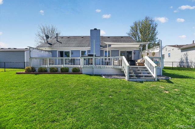 61350 Creekview Drive, South Lyon, MI 48178