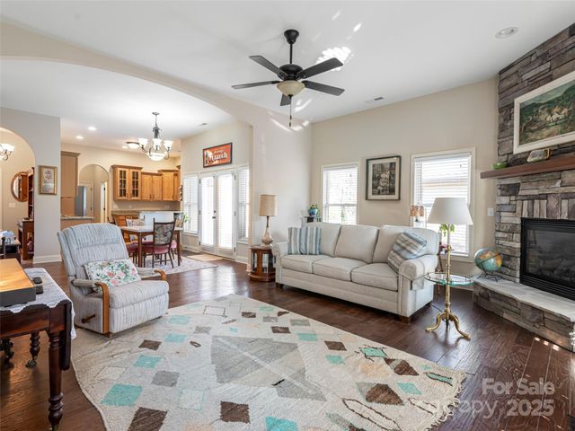 10 Pacifico Drive, Asheville, NC 28806