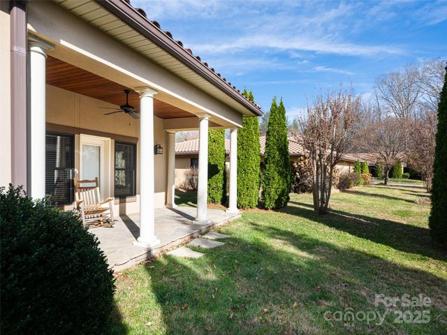 10 Pacifico Drive, Asheville, NC 28806