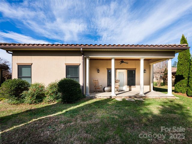 10 Pacifico Drive, Asheville, NC 28806