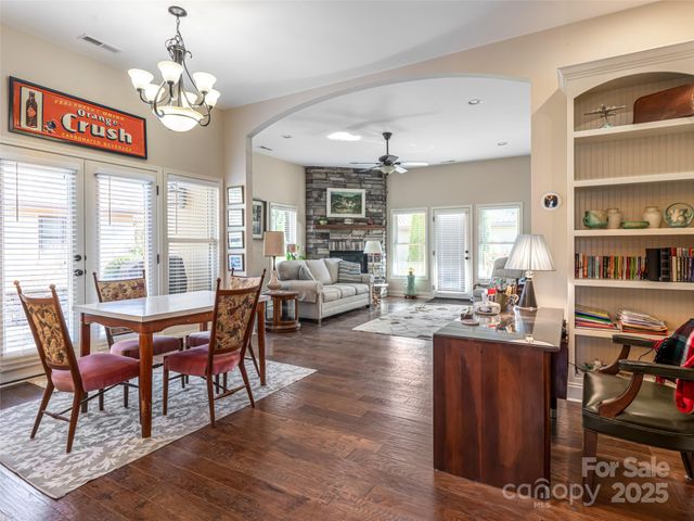 10 Pacifico Drive, Asheville, NC 28806