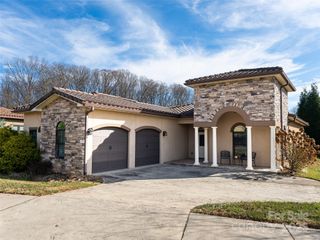10 Pacifico Drive, Asheville, NC 28806