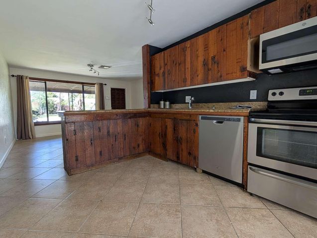 1450 NE 30TH Street, Pompano Beach, FL 33064