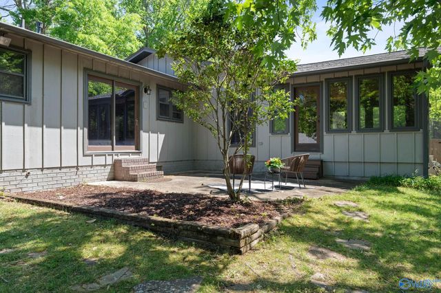 7901 Mcintosh Circle SE, Huntsville, AL 35802