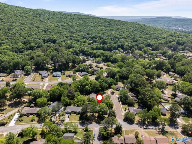 7901 Mcintosh Circle SE, Huntsville, AL 35802