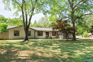 7901 Mcintosh Circle SE, Huntsville, AL 35802