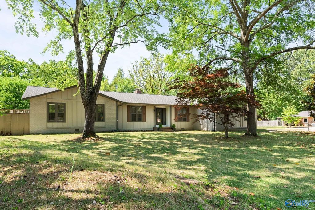 7901 Mcintosh Circle SE, Huntsville, AL 35802