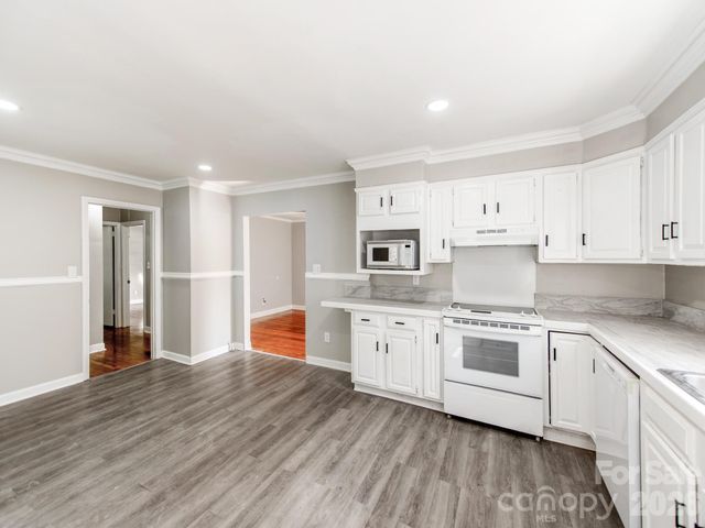 814 Wilbrown Circle, Charlotte, NC 28217
