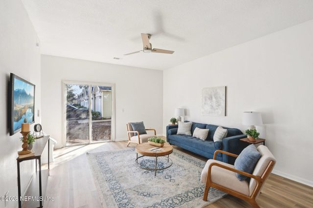 4795 PLAYPEN Drive, Jacksonville, FL 32210