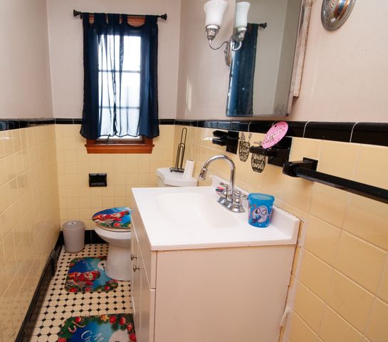 30 Adeline Avenue, Bristol, CT 06010