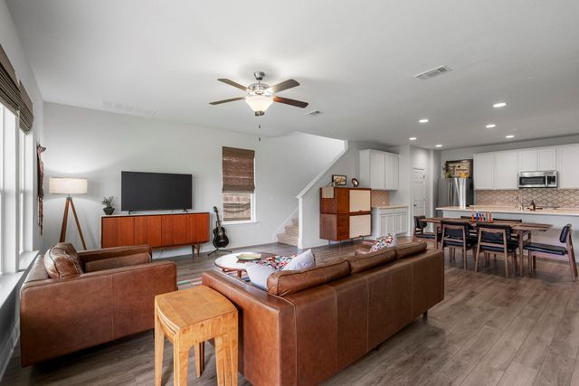 16601 SUMPTUOUS DR, Manor, TX 78653