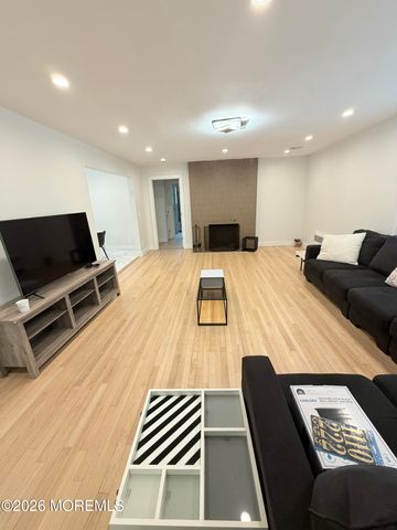 2025 Lesser Parkway, Oakhurst, NJ 07755