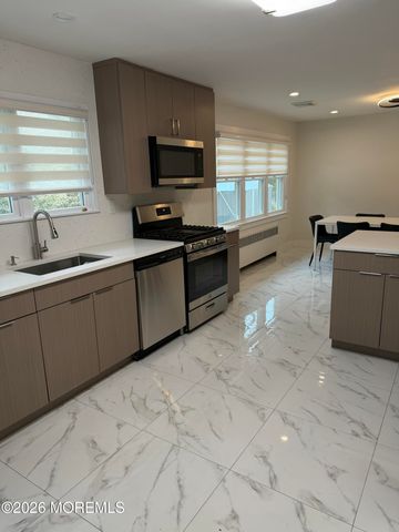 2025 Lesser Parkway, Oakhurst, NJ 07755